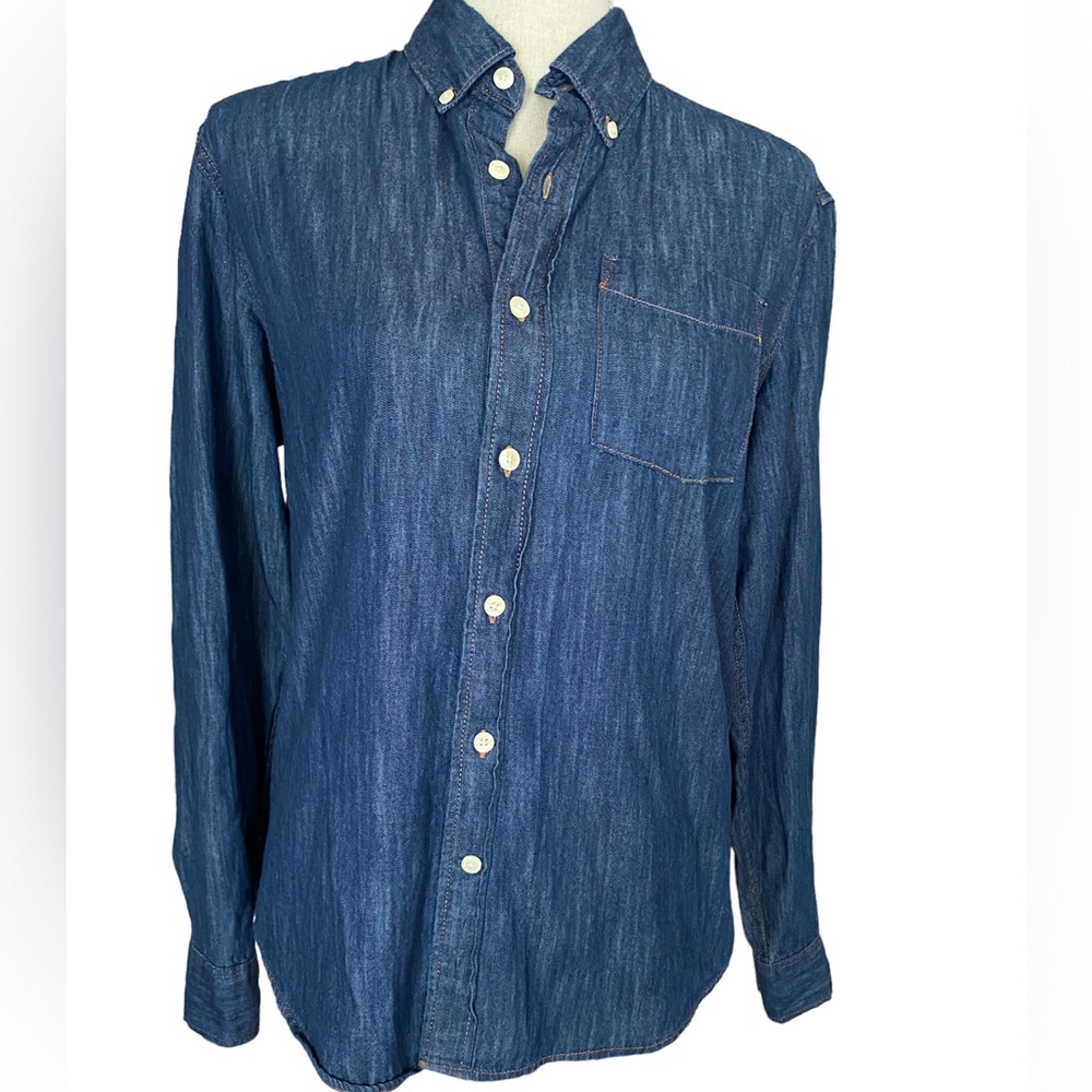 Gap Denim Blue Untucked Fit Stretch button up long sleeve Woman’s Size SP
